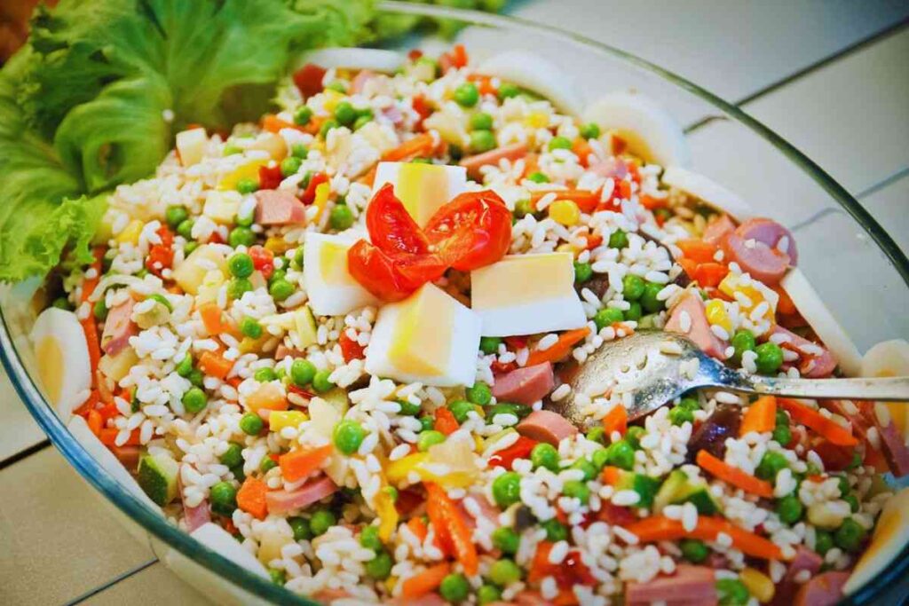 Come fare al meglio un'insalata di riso?