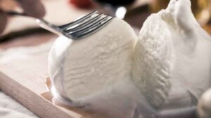 Acqua della mozzarella non la buttare via - Culinaria.it