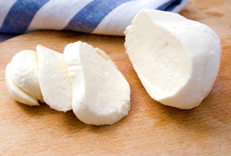 Acqua della mozzarella non la buttare via - Culinaria.it