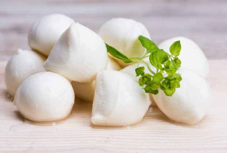Acqua della mozzarella non la buttare via - Culinaria.it