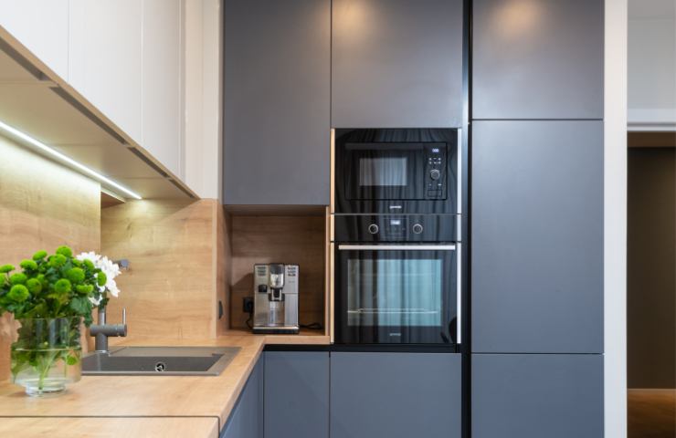 Forno e frigo in cucina