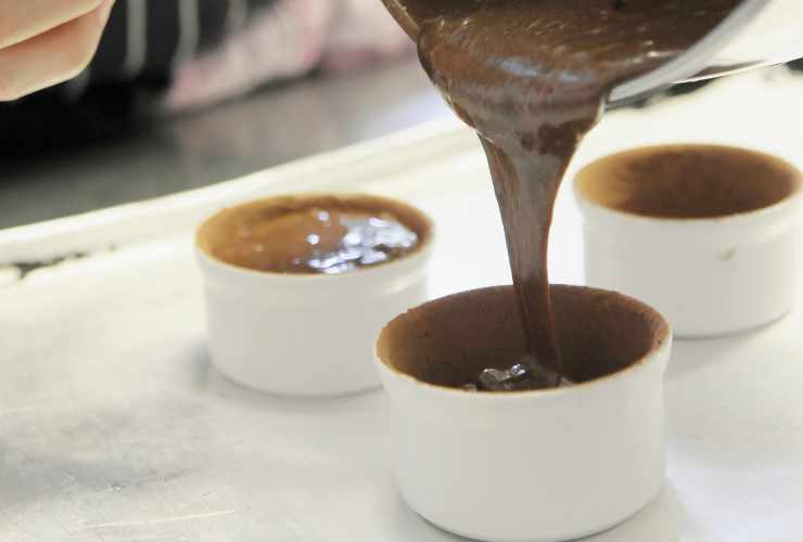 Budino al cioccolato con croccante - Culinaria.it