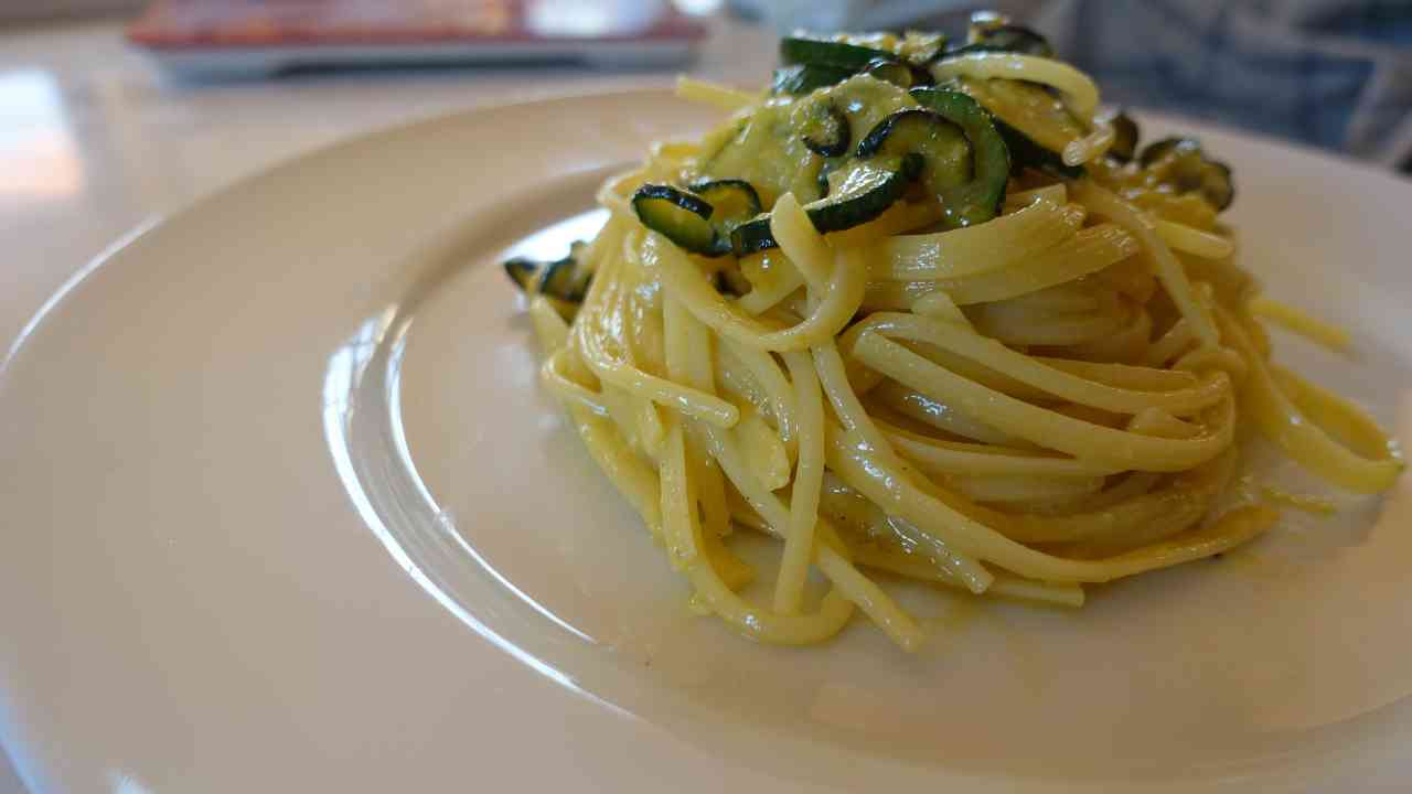 Carbonara di zucchine ricetta - Culinaria.it