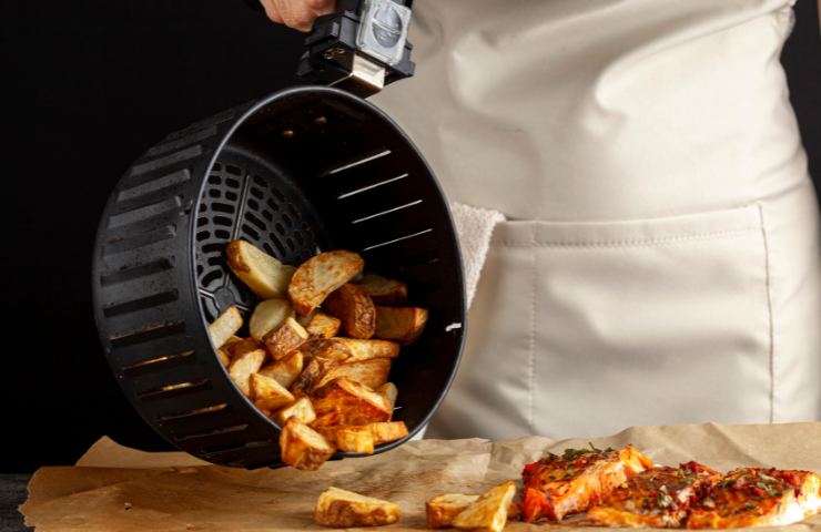 Cibo preparato con una friggitrice ad aria