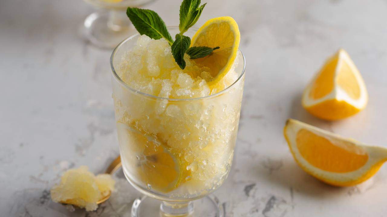Granita al limone senza gelatiera