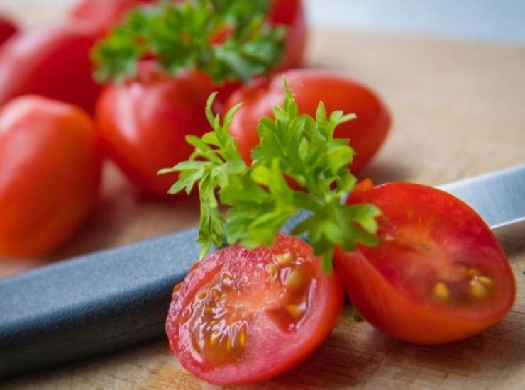 Insalatona alla greca con peperoni - Culinaria.it