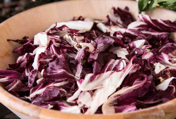 Insalatona alla greca con peperoni - Culinaria.it
