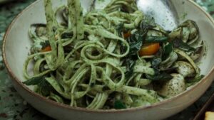 Pasta al pesto con ricotta - Culinaria.it