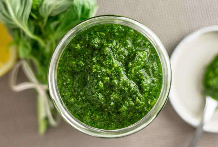 Pasta al pesto con ricotta - Culinaria.it