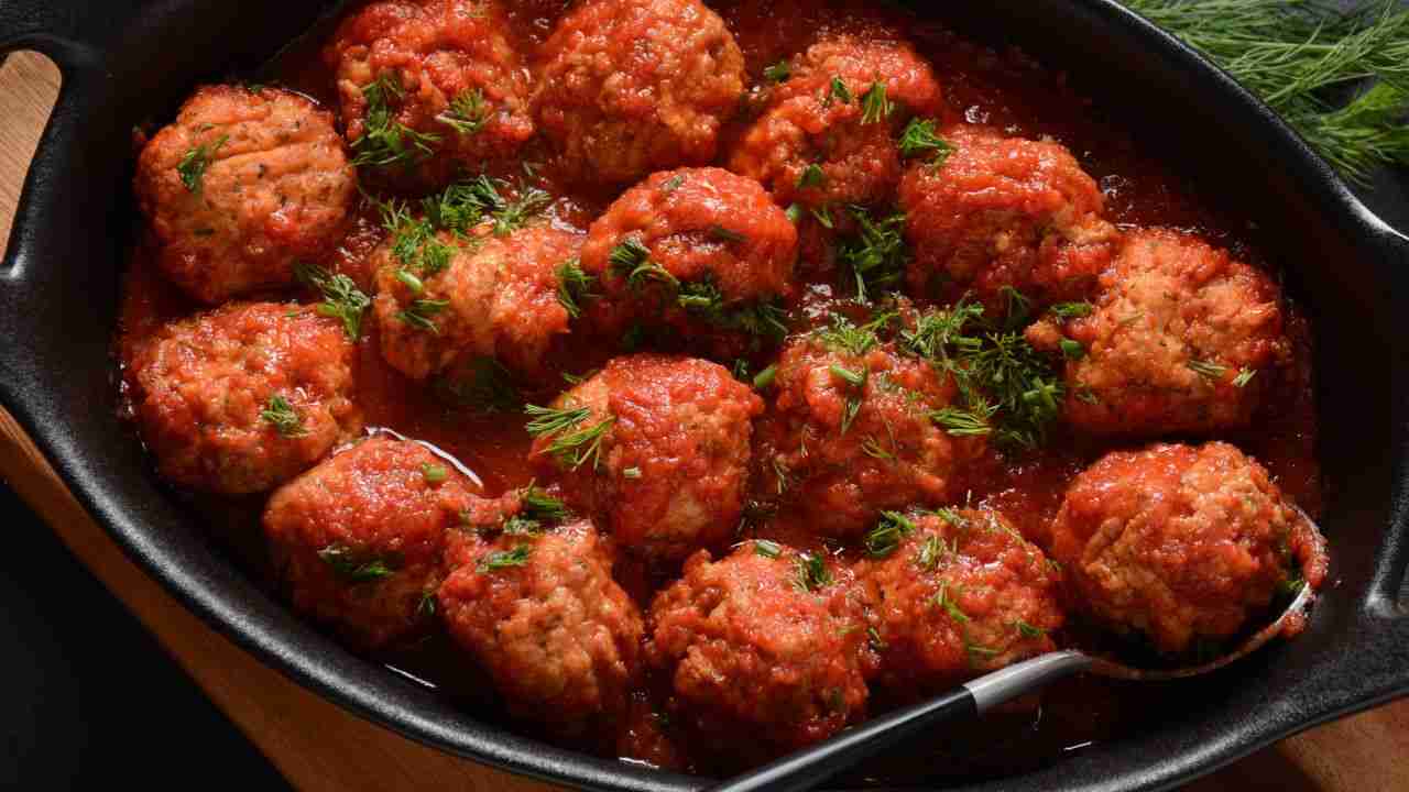 Polpette di pesce al sugo
