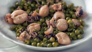 Seppie con piselli al vino
