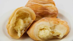 Sfogliatelle furbe con crema pasticcera alla ricotta
