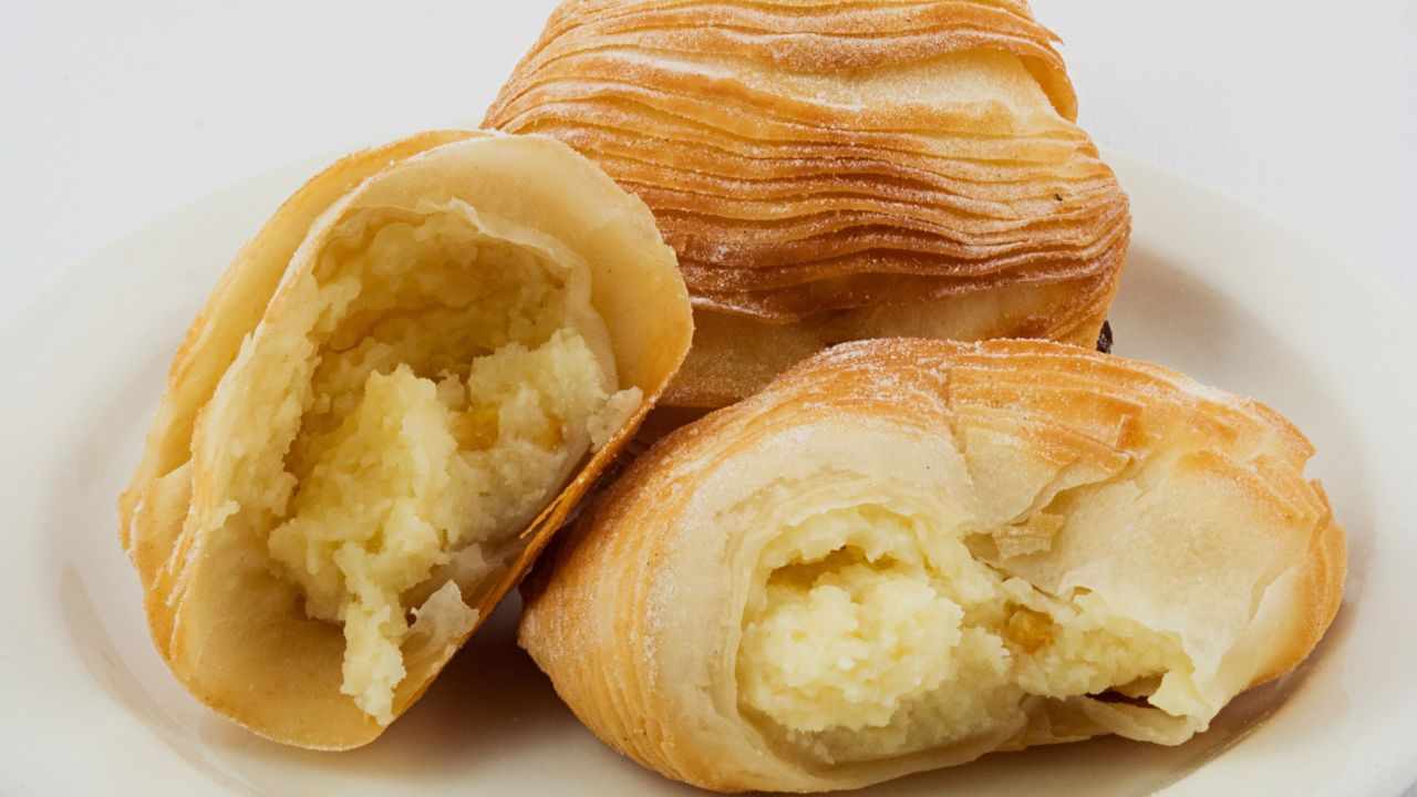 Sfogliatelle furbe con crema pasticcera alla ricotta
