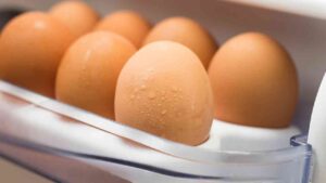 Uova in frigorifero non vanno qui - Culinaria.it