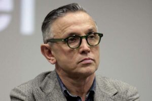 Bruno Barbieri con espressione seria