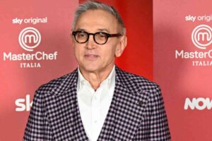Bruno Barbieri con espressione seria