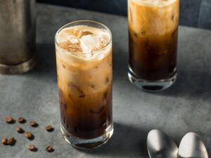 caffè freddo in bicchiere