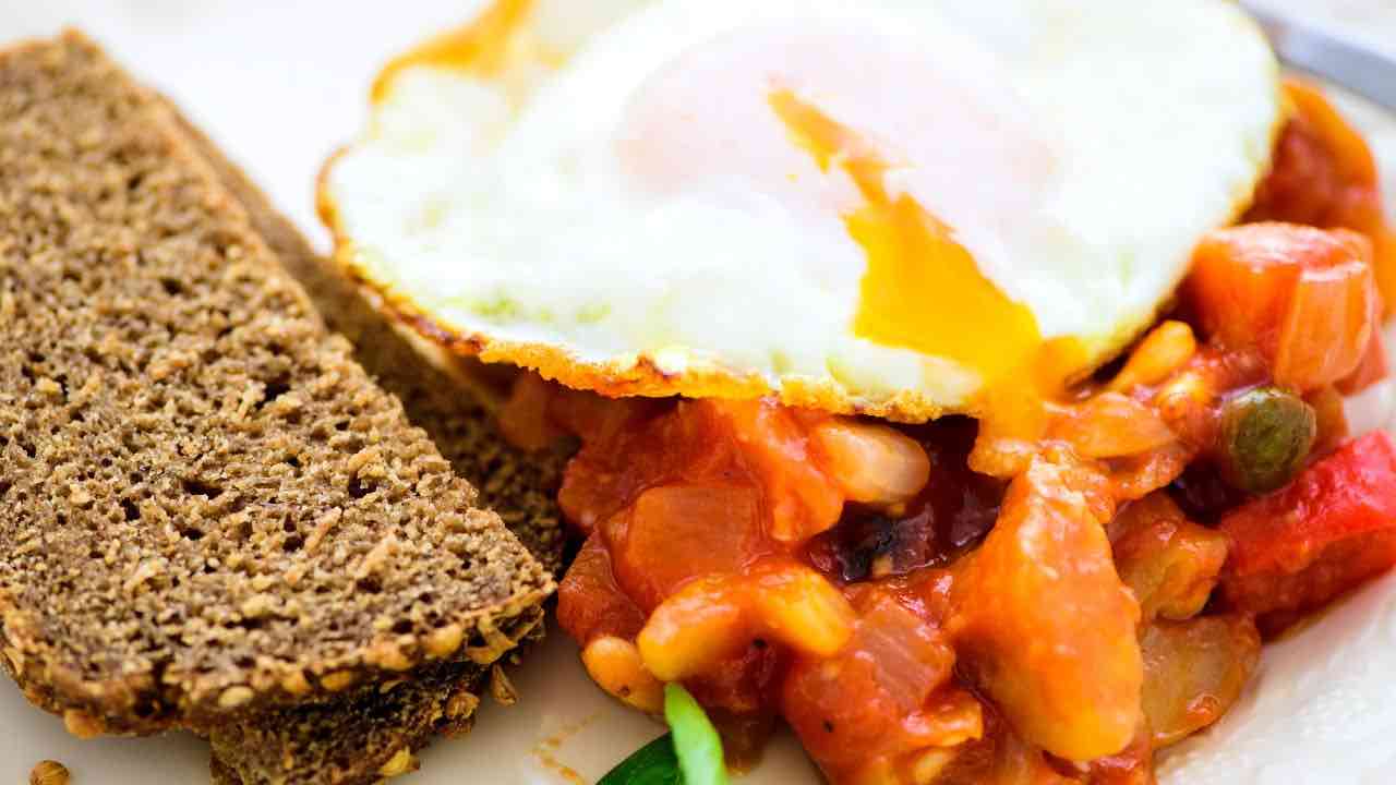 caponata con le uova