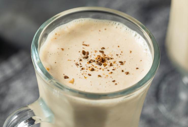 frappè al caffè nel bicchiere