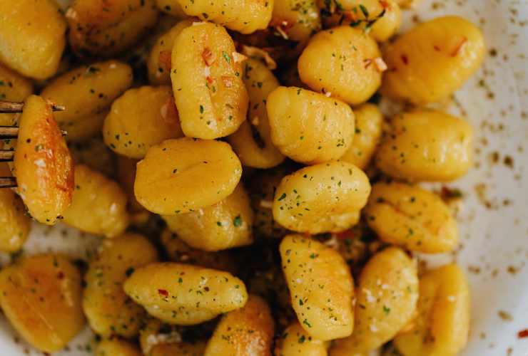 gnocchi fritti in primo piano