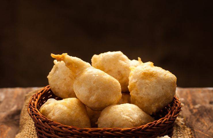 pettole pugliesi in ciotola