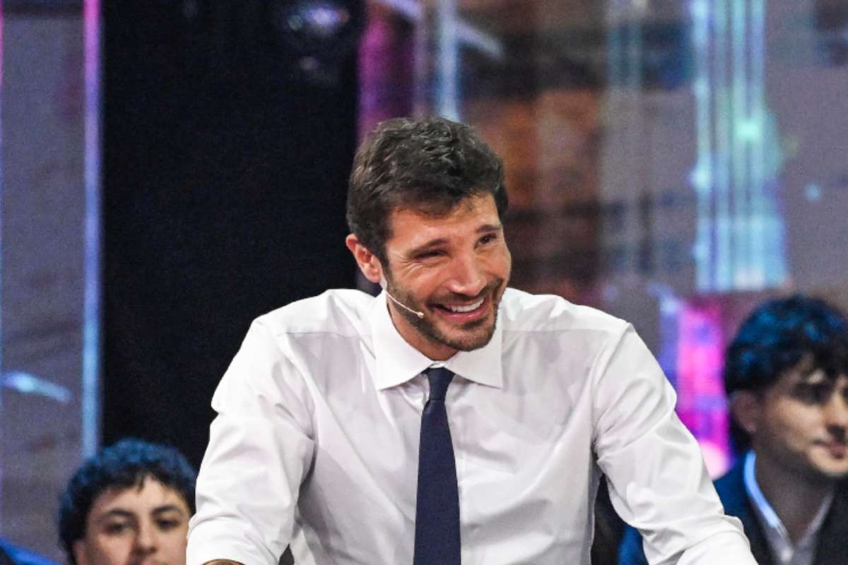 Stefano De Martino che sorride