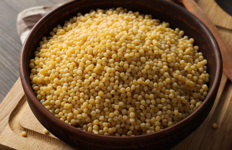 Una ciotola piena di cous cous