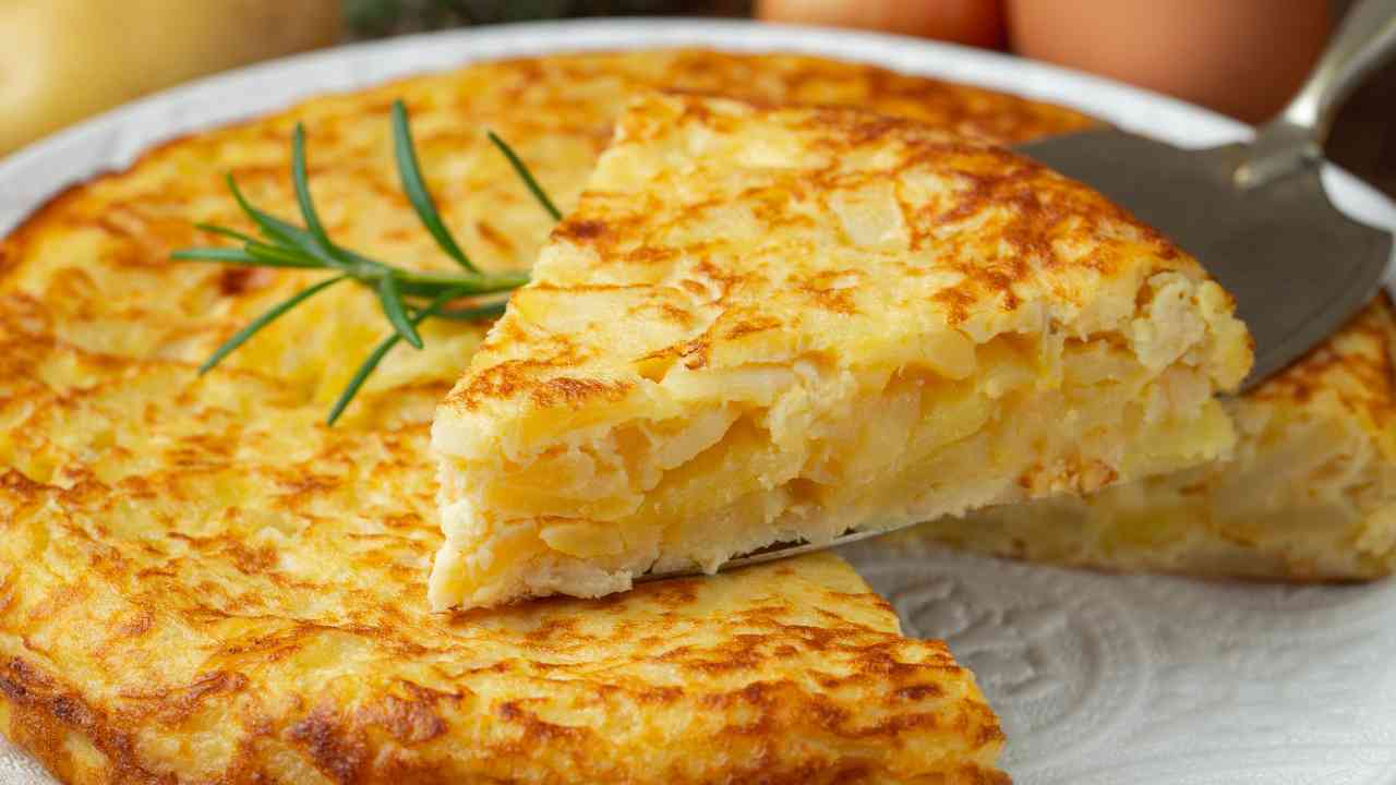 Frittata di patate classica - Culinaria.it
