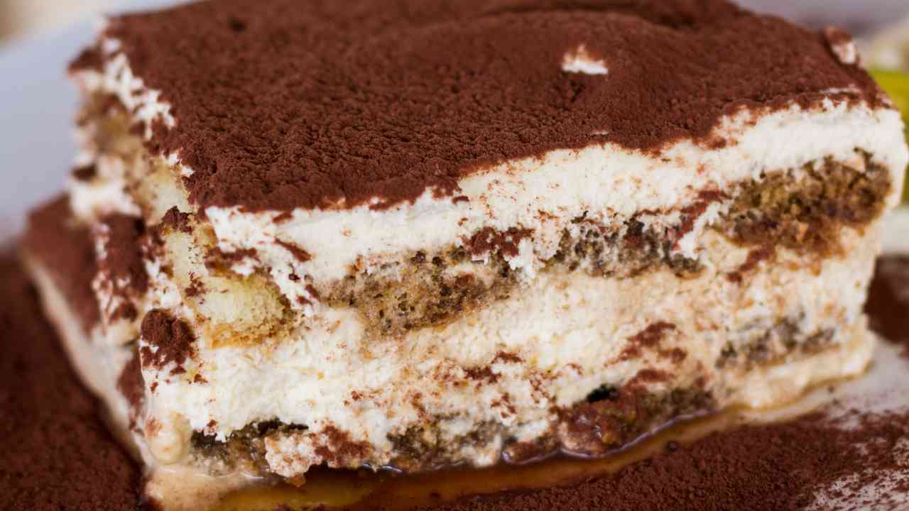 Tiramisù senza mascarpone e senza panna - Culinaria.it