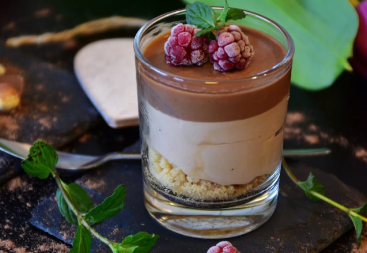 crema fredda alla nocciola con cioccolato